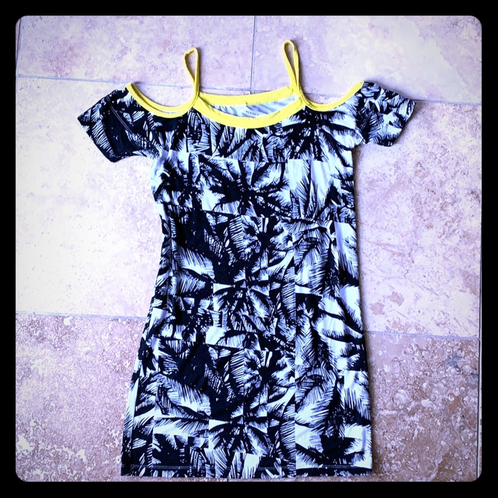 🌴 super cute Fabletics dress